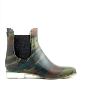 WOMEN'S J CREW MATTE CHELSEA RUBBER RAIN BOOTS OLIVE CAMO
